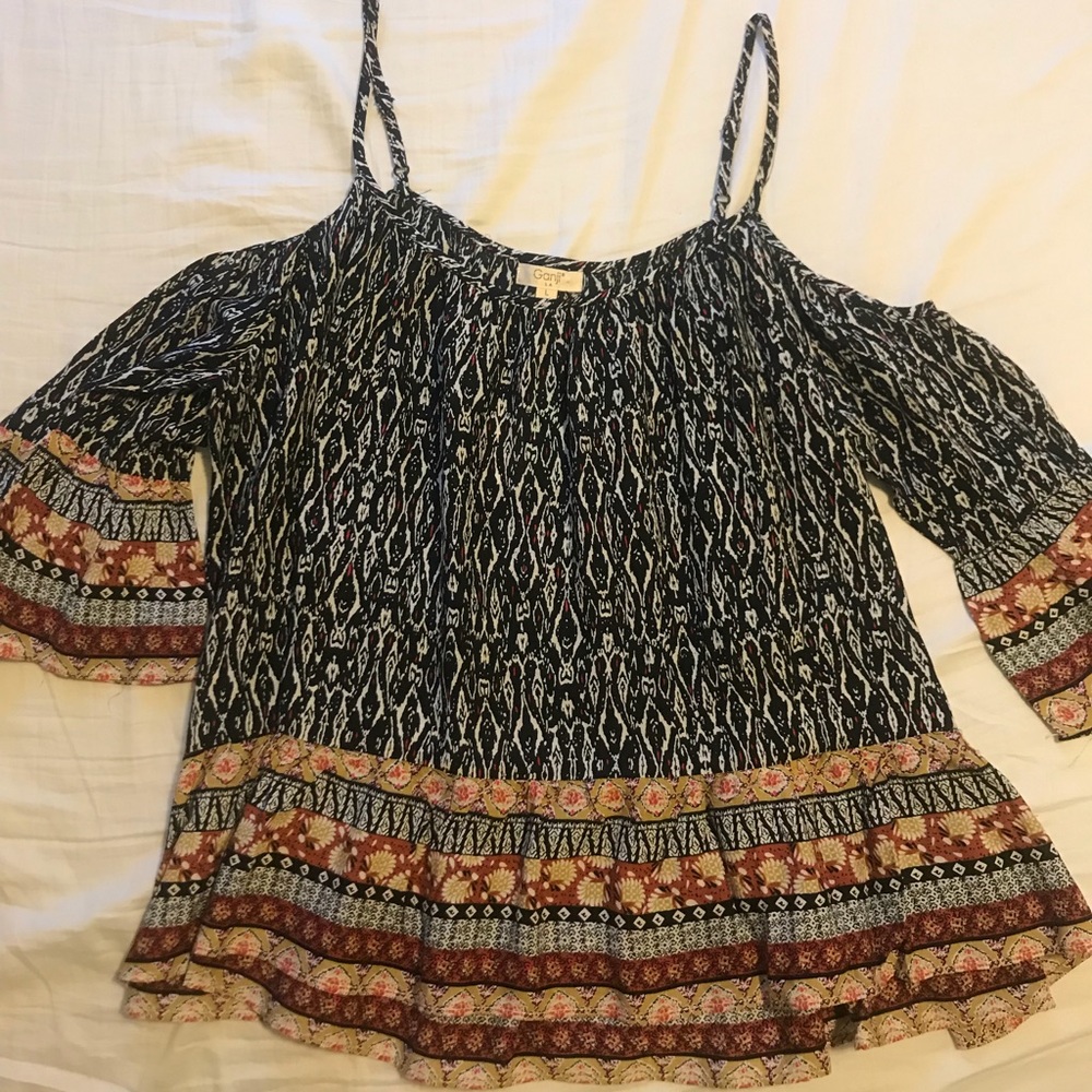 Off the shoulder blue/orange print top